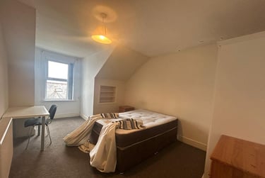 2 bed flat, 2 Lockyer Road,, Peverell, Plymouth, PL34RL - Image 4